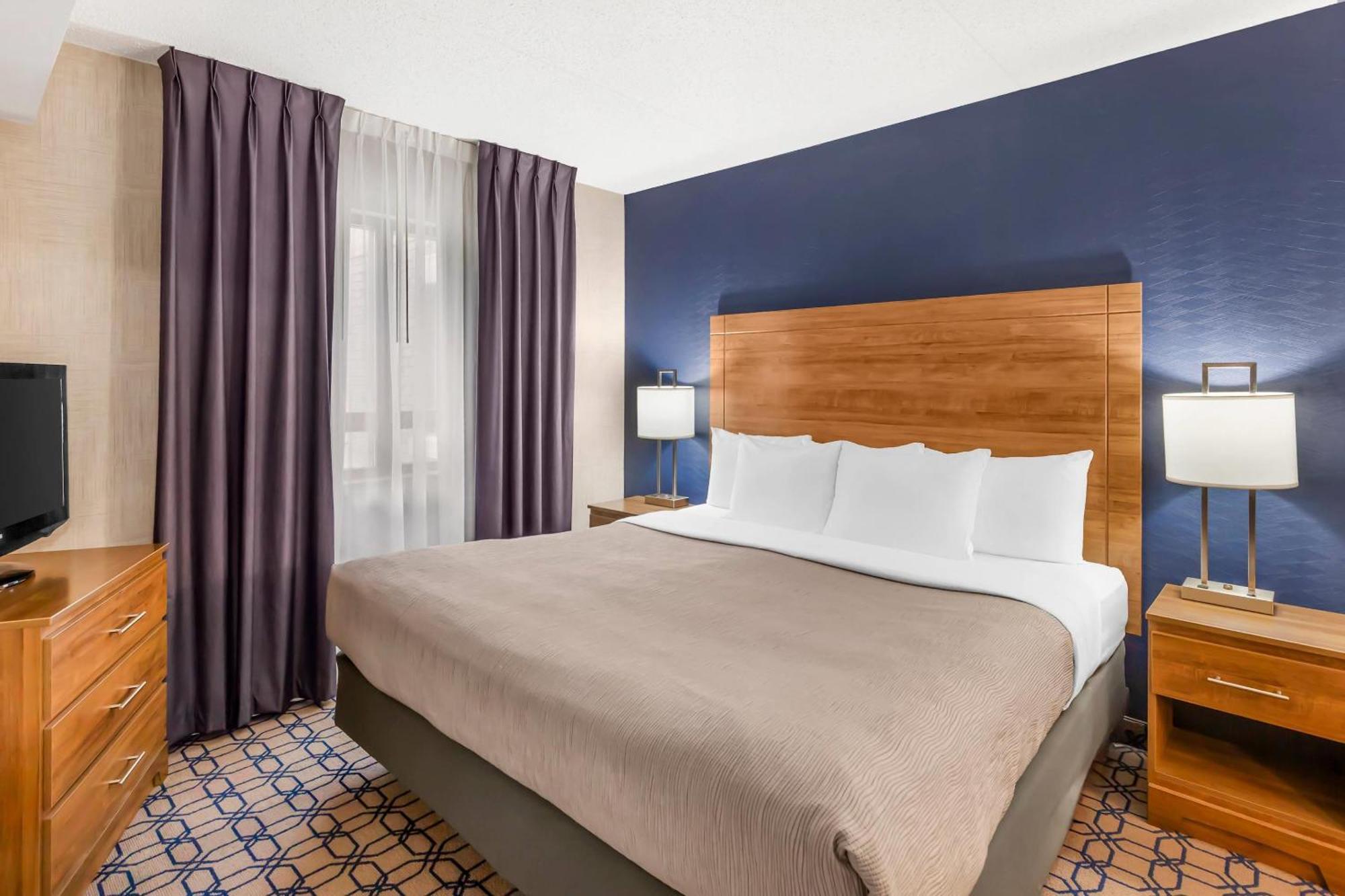 Quality Suites Whitby Exteriör bild
