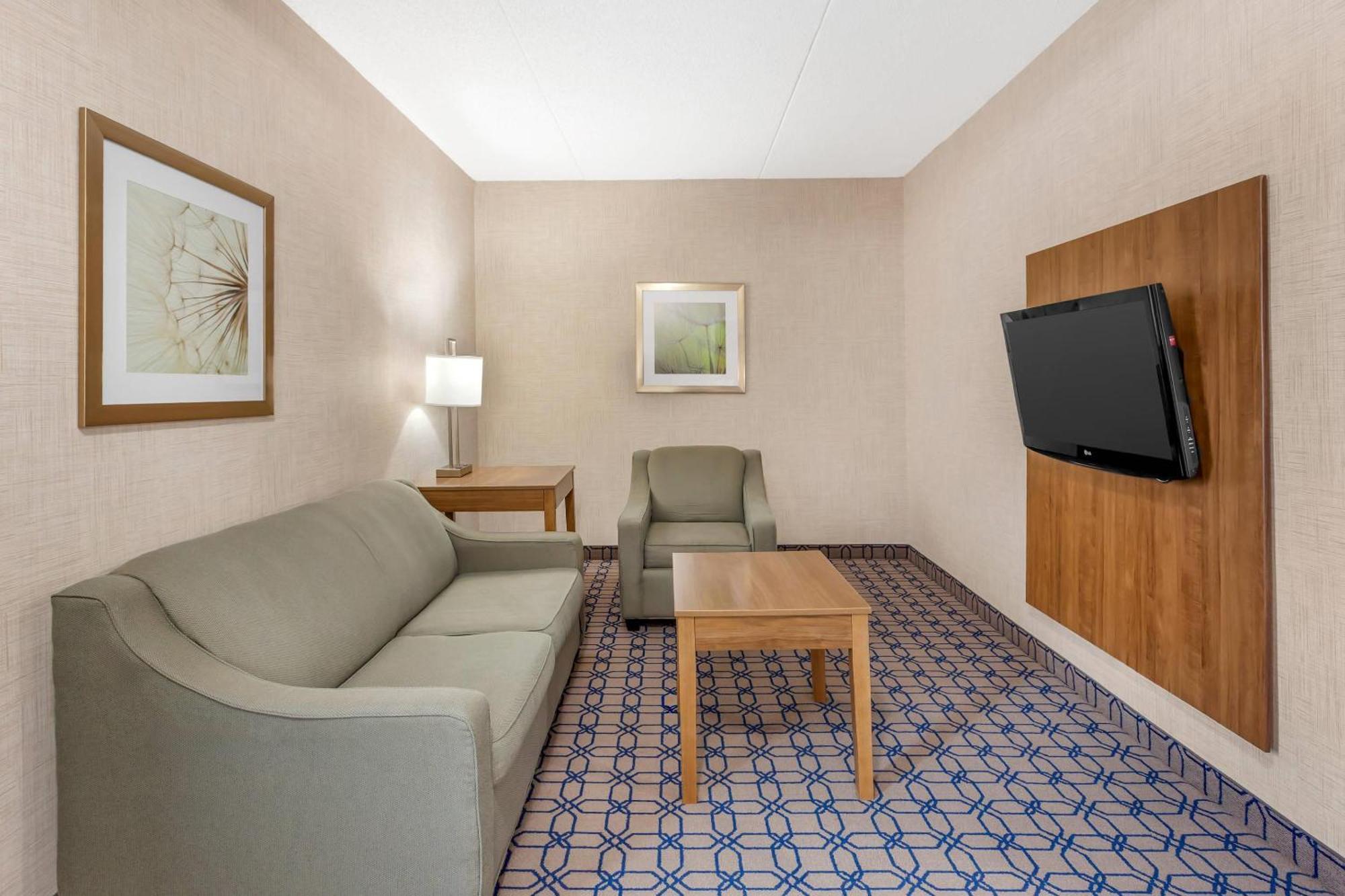 Quality Suites Whitby Exteriör bild